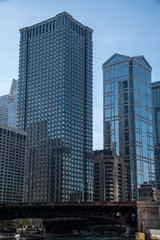 Obraz na płótnie Canvas Skyscrapers along the river in Chicago