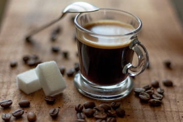 grain de café noir or