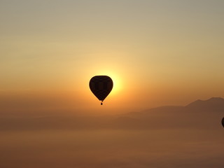 Flight in hotballoon, México