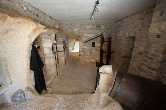 Pietracupa, Campobasso, Molise. Panorama. The village was built on a huge limestone formation, called Morgia. The Morge of Molise