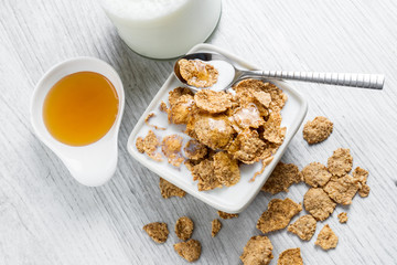 Delicious cereal flakes with milk