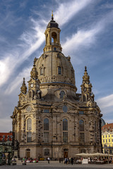 Fototapeta na wymiar Dresden-Frauenkirche-Sommer