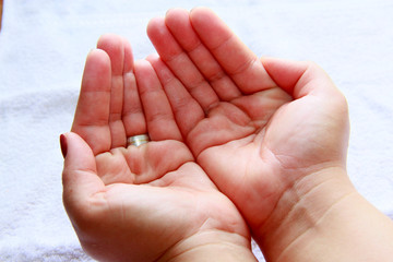 hand with open fingers