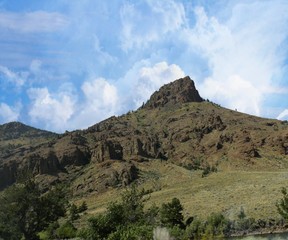 Fototapeta na wymiar Scenic mountain views along North Fork Highway in Wyoming.