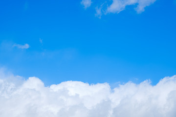 【写真素材】 青空　空　雲　春の空　背景　背景素材　3月　コピースペース　