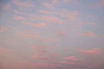 Naklejka na ściany i meble Cloudy pink sky