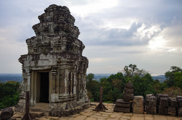 Fototapeta premium Ancient temple Phnom Bakheng in Angkor Wat Cambodia