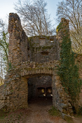 Ruine der Burg Rodenstein in Fr&auml;nkisch-Crumbach im Odenwald, Hessen, Deutschland 