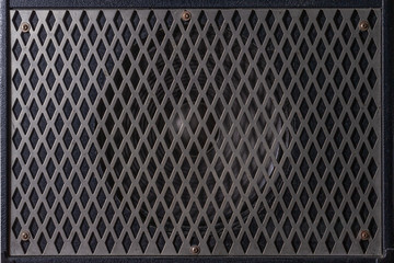 Background metallic grid pattern amplifier 