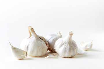 Obraz premium garlic on white Infinity cove background