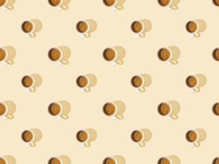 vue de dessus des tasses de café frais sur un motif de fond beige et transparent