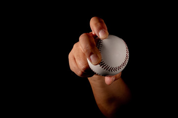 右手投げ投手の多彩な変化球の握り方