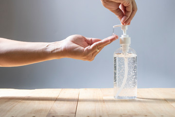using alcohol gel clean wash hand sanitizer anti virus bacteria dirty skin care