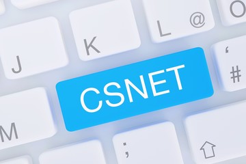 CSNET. Computer Tastatur von oben zeigt Taste mit Wort hervorgehoben. Software, Internet, Programm