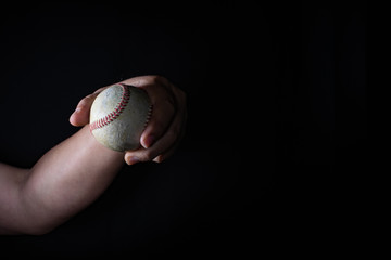 左投げ投手の変幻自在の変化球