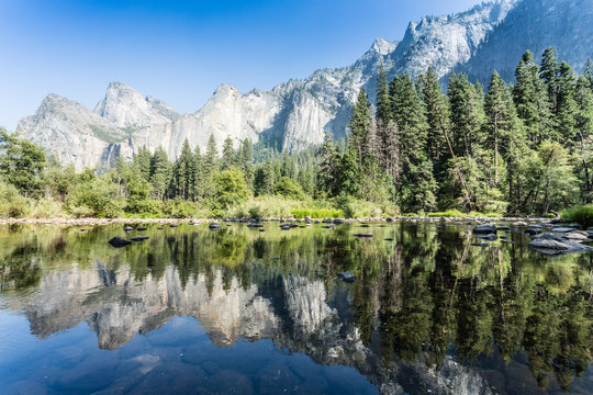 A beautiful View in Yosemite National Park © JR Araújo Photo