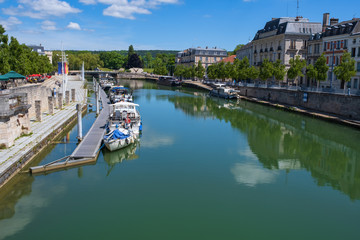 Blick auf die Maas in Verdun/Frankreich