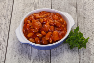 Baked kidney with tomato sauce