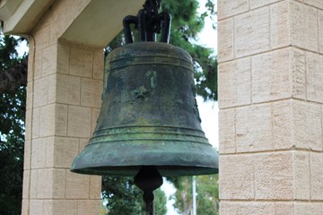 Obraz premium The bell tower of an old Greek orthodox church in Athens, Greece 