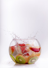 Fototapeta na wymiar Fruit splash water