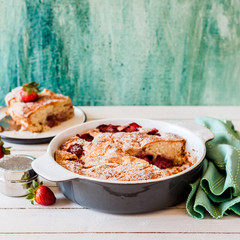 Strawberry Cake in Ceramic Pan