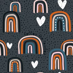 Gardinen Kindisches nahtloses Muster mit handgezeichnetem Regenbogen, Herzen und Punkten. Trendiger Kindervektorhintergrund. © solodkayamari