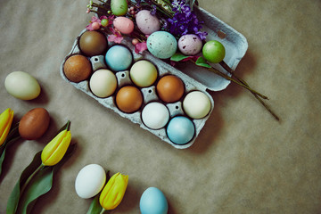  Preparing Easter egg for holiday. Happy Easter. Spring concept.