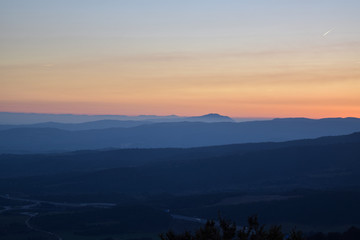 Atardecer en las montañas 
