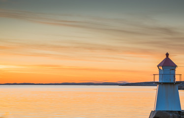 Latarnia morska w Parku Narodowym Ytre Hvaler w Norwegii