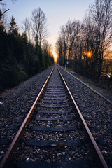 Obraz na płótnie Canvas Eisenbahngleis im Sonnenuntergang