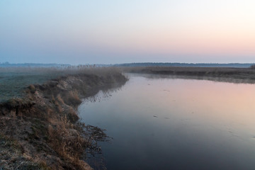 Poranek nad Narwią. Rzeka Narew. Piekne Podlasie. Polska