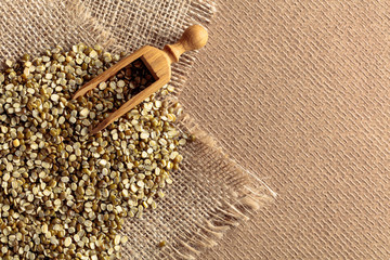 Raw uncooked  lentils (lens culinaris).