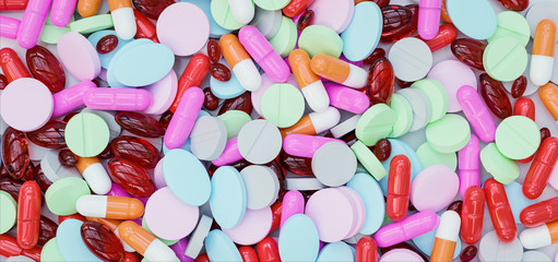 Haufen mit Medikamenten: Pillen, Kapseln und Tabletten