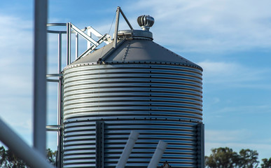 granja de suinos silos © Art by Pixel