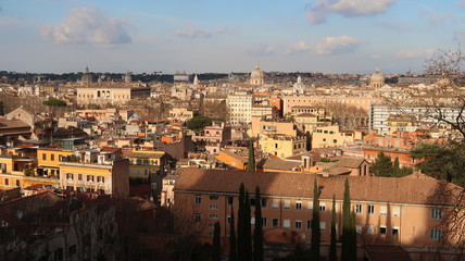 Obraz premium Panorama sur les toits de la ville de Rome depuis la colline du Gianicolo / Janicule (Italie)