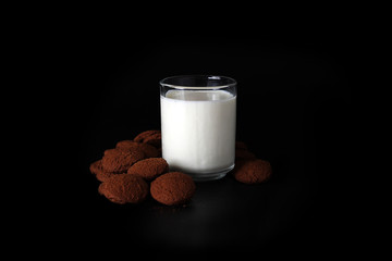 Chocolate chip cookies and a glass of milk