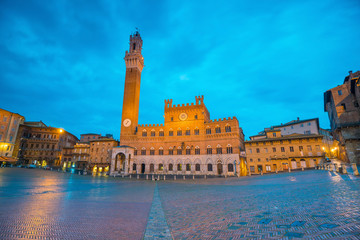 Fototapeta na wymiar Piazza del Campo in Siena, Italy at twilight