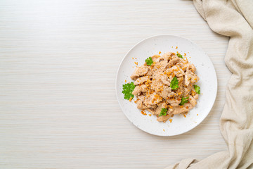 stir-fried chicken with garlic