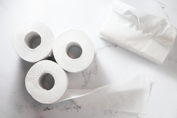 トイレットペーパー、トイレ、紙、日用品、ティッシュ