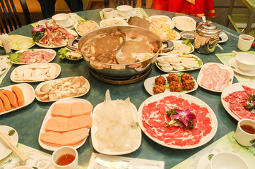 台湾料理　薬膳鍋