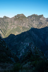 Blumeninsel Madeira - Bergdorf - Curral das Freiras - Nonnental