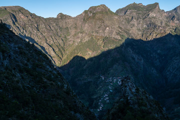 Blumeninsel Madeira - Bergdorf - Curral das Freiras - Nonnental