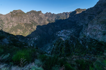 Blumeninsel Madeira - Bergdorf - Curral das Freiras - Nonnental