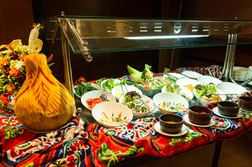 エジプト料理　ナイル川クルーズ船内のビュッフェ　