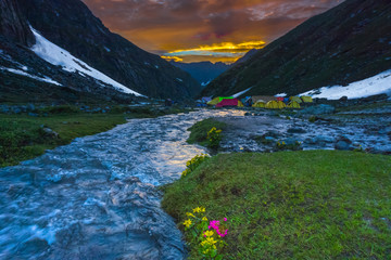 The amazing trek to hampta pass himalaya himachal pradesh