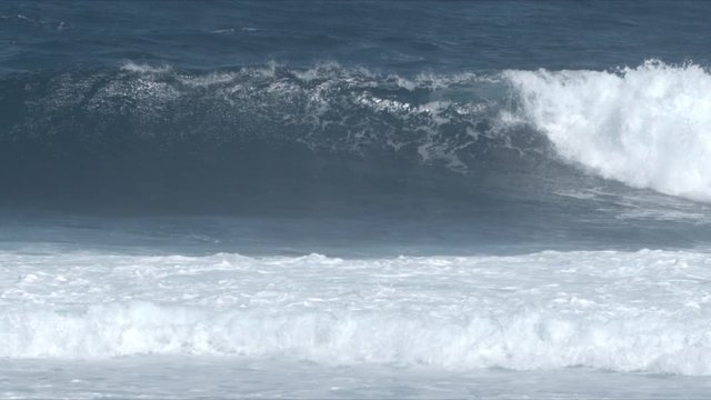 Slow motion of waves breaking, Fuerteventura.