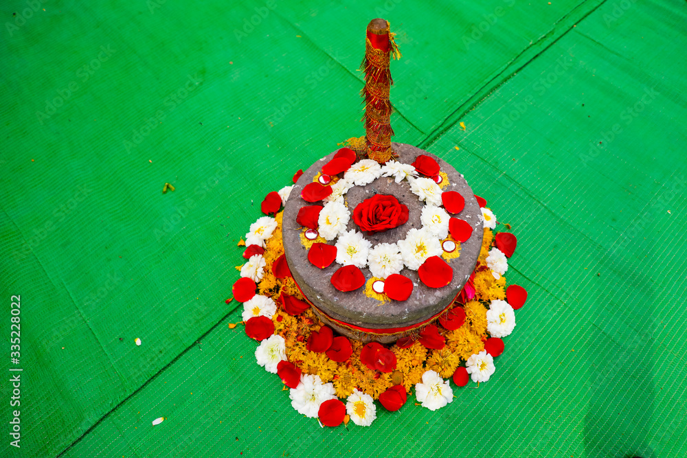 Wall mural Traditional wedding ceremony in Hinduism : flower Decoration