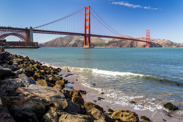 Golden Gate Brücke aus Froschperspektive