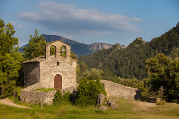 Fototapeta na wymiar Ermita románica de Sant Serni del Grau, Sant Llorenç de Morunys, Solsonès, Provincia de Barcelona, Catalunya