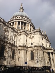 Fototapeta na wymiar St. Pauls Cathedral in London 